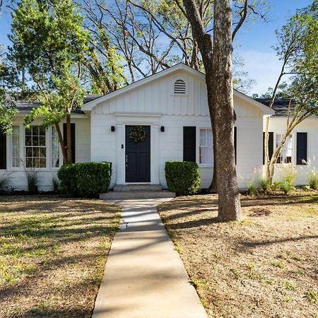 Villa Luxury Bungalow Near Main W Hot-Tub And Firepit Fredericksburg Exterior foto